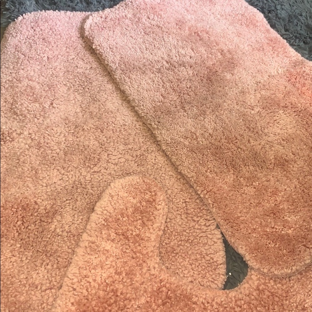 Pink bathroom rug